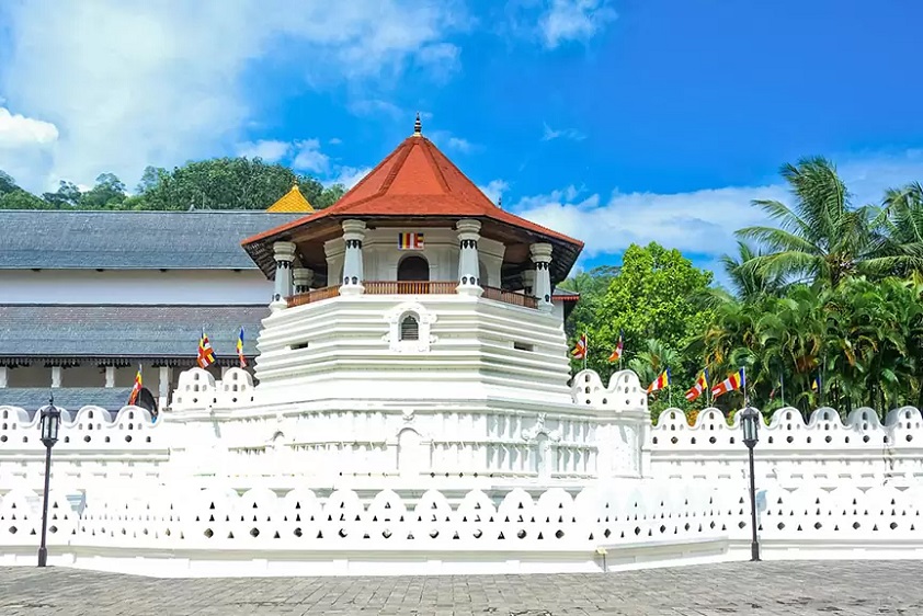 Sri Dalada Maligawa (Temple of the Tooth) | Kandy