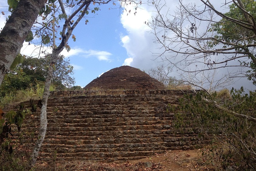 Tomb of King Vijay | Kurunegala
